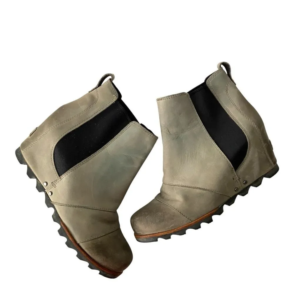 Sorel Lea Wedge Boots in Kettle (Gray)  Size US 9.5